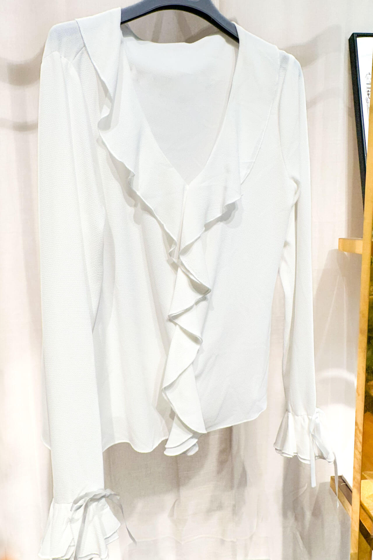 Blusa blanca volantes OUTLET