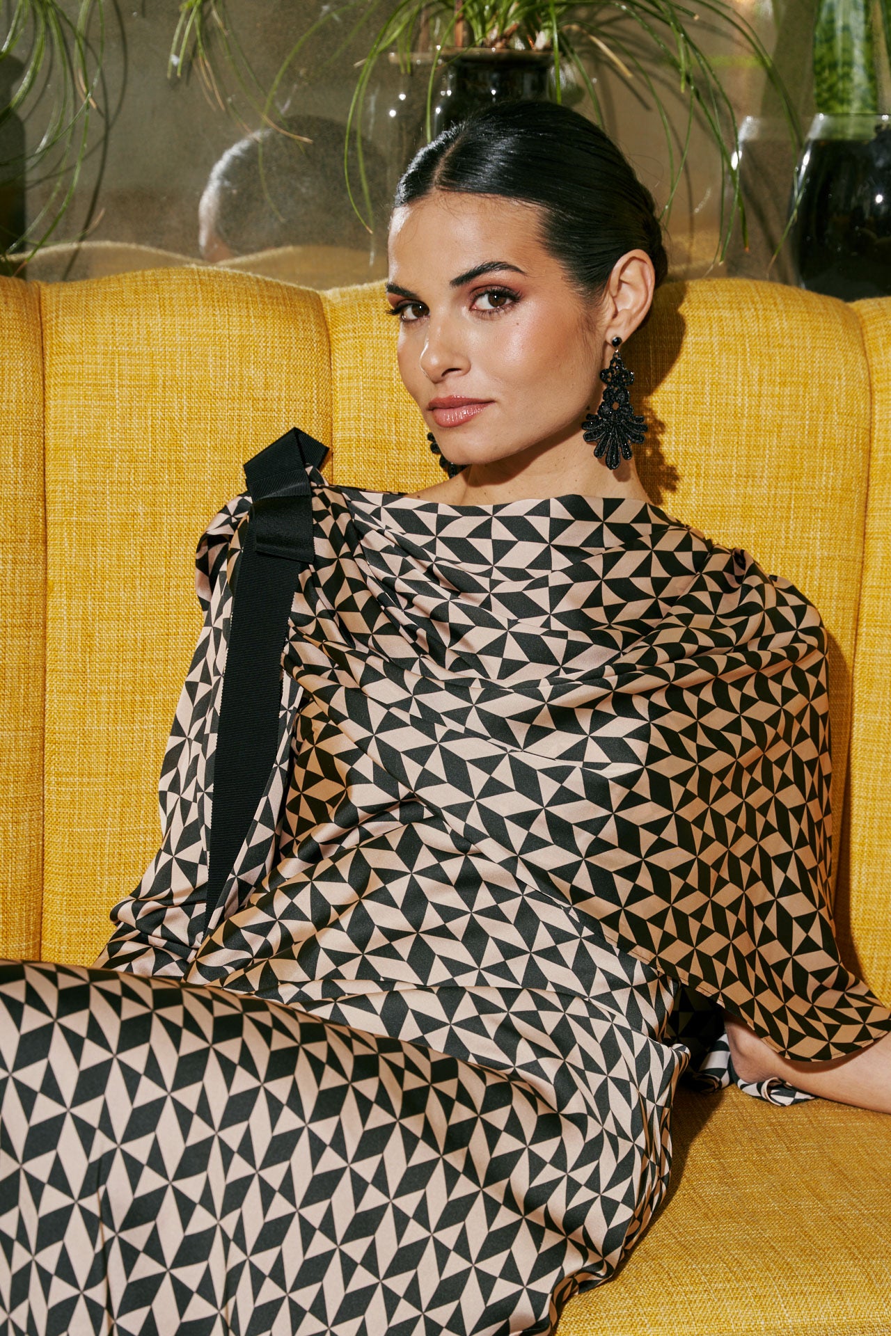 Jet trimmings earrings