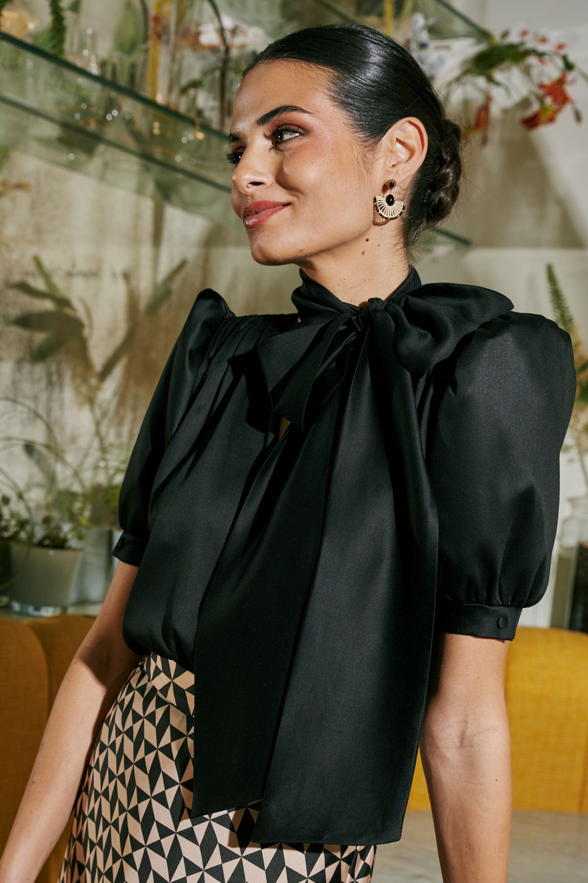 Valentina blouse with short-sleeved bow