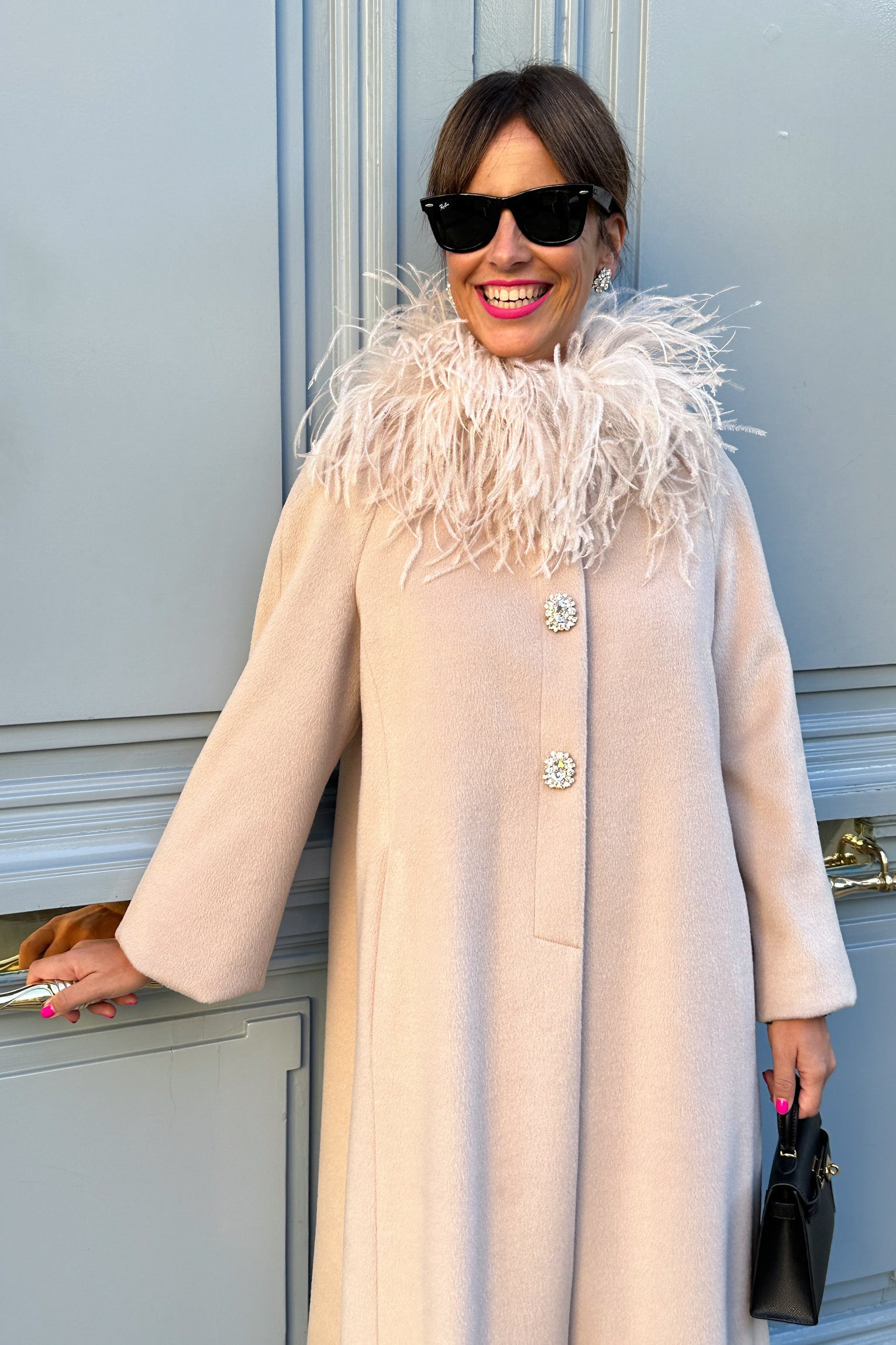 Beige feather collar