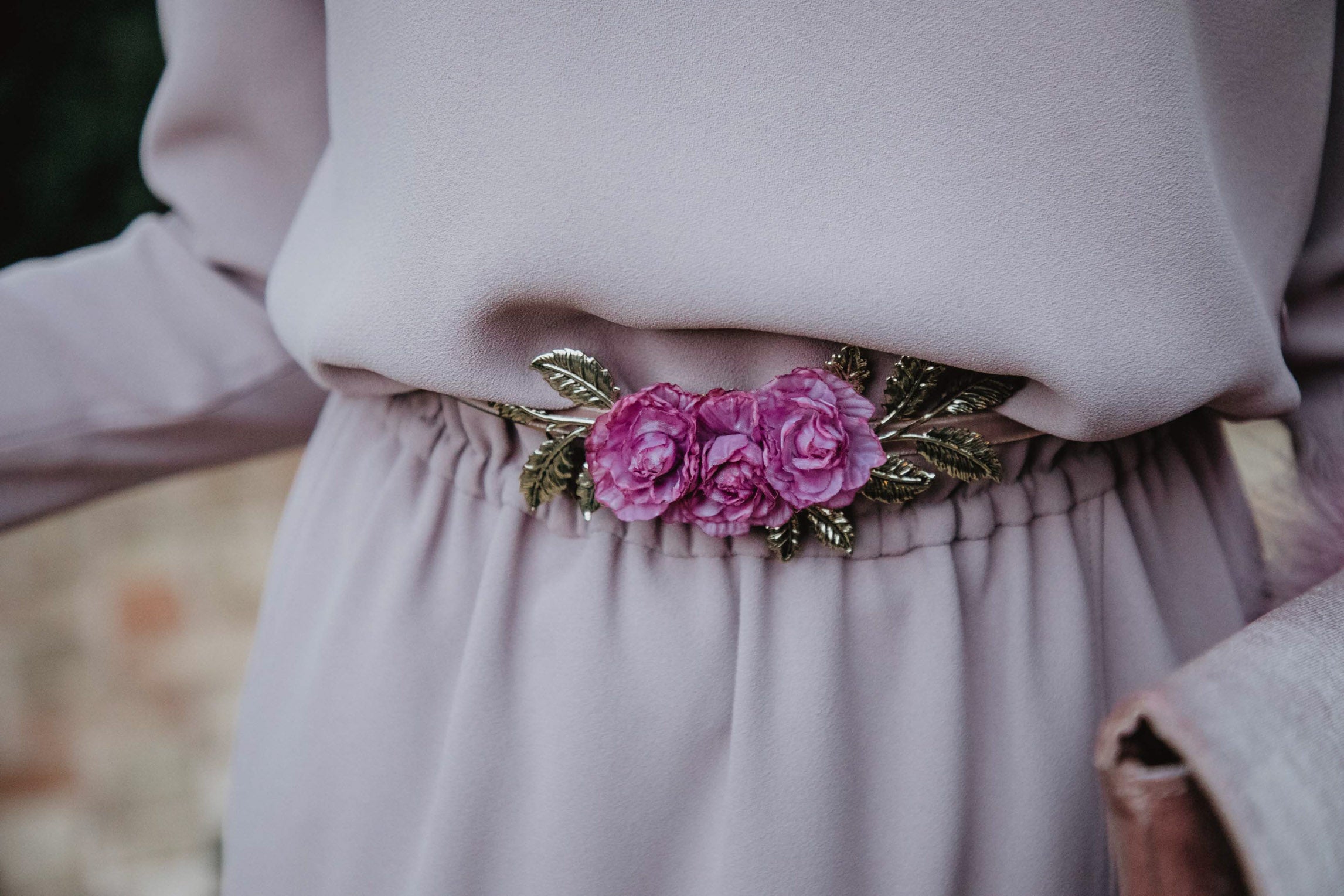 Cinturón estrecho flor/hojas