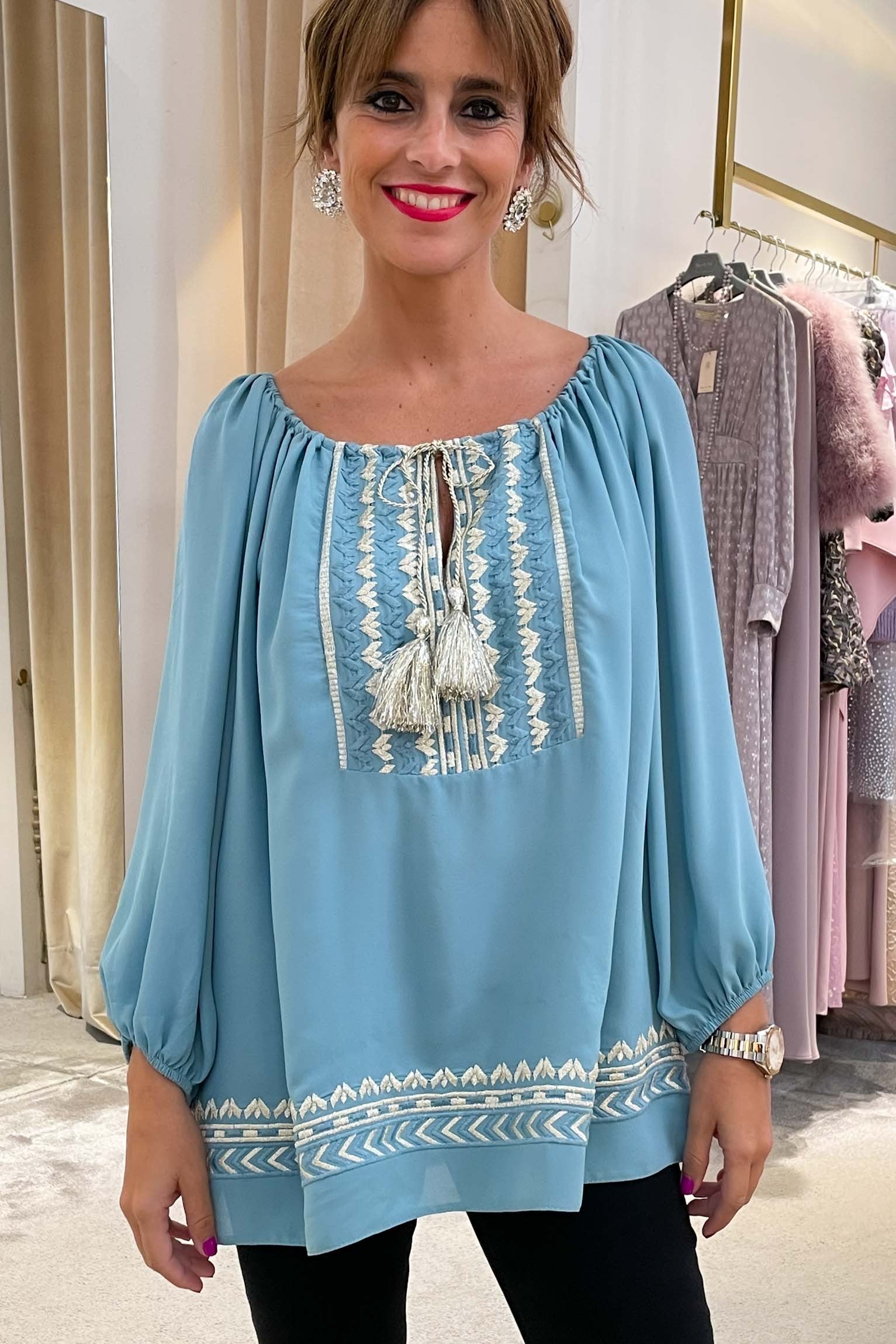 Blusa bordada OUTLET