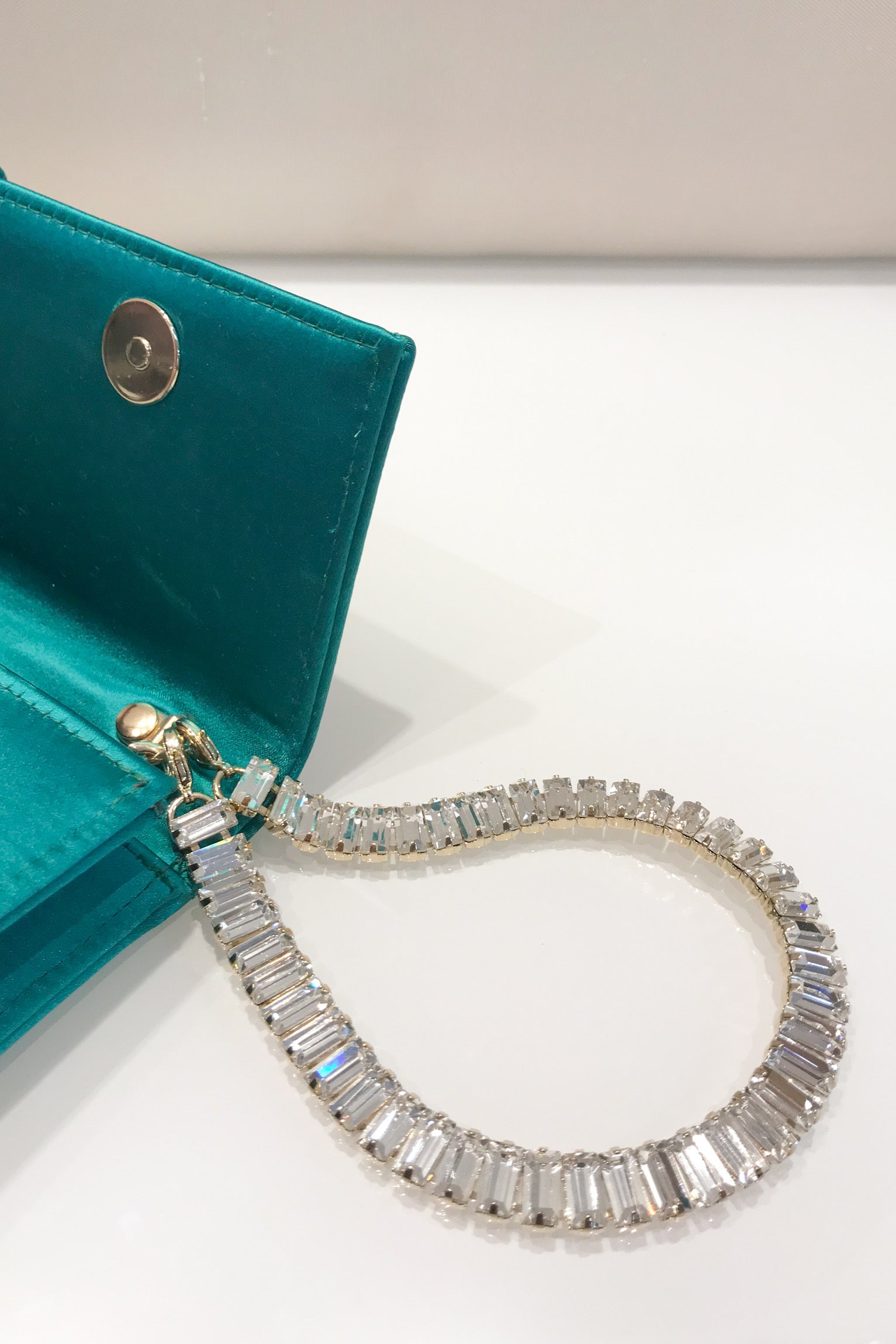 Green jewel satin wallet OUTLET