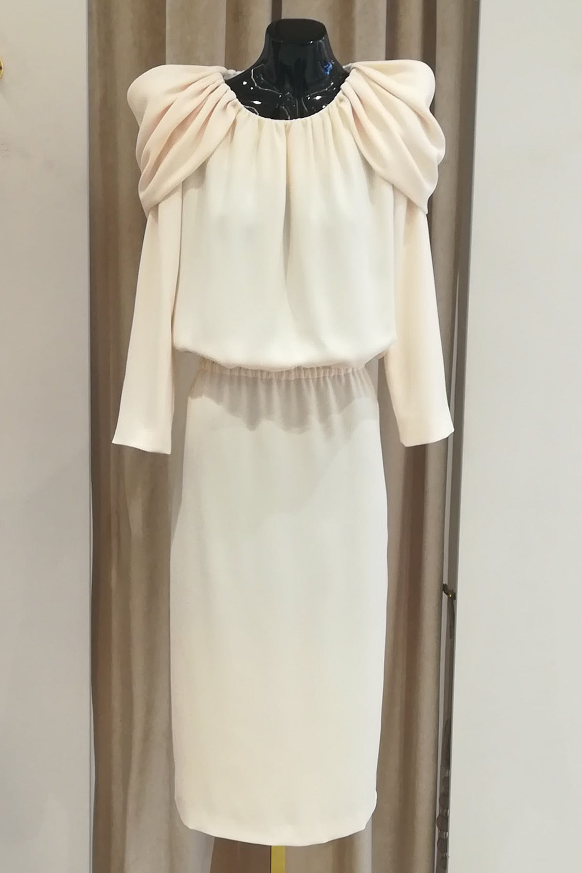 Corina midi dress/sleeves