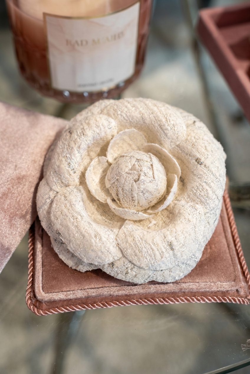 Large Camellia brooch in tweed/linen