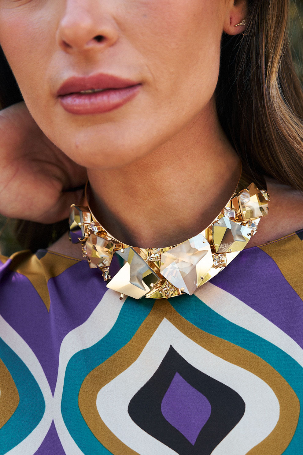 Gargantilla rígida brown