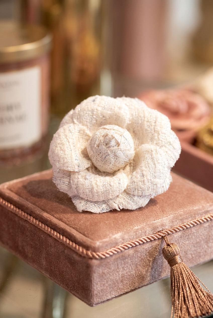 Camellia Brooch tweed/linen