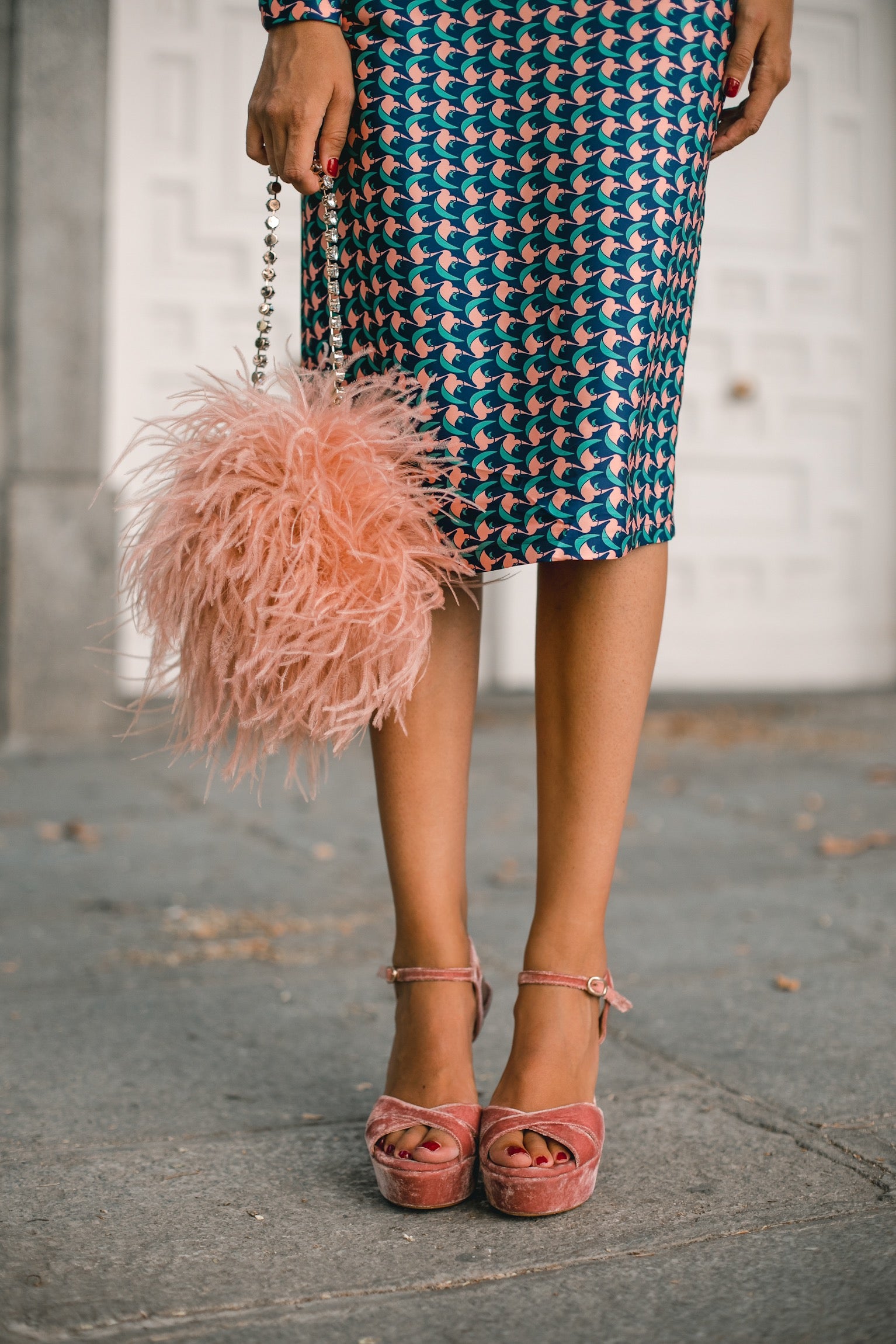 Bolsito plumas joya nude